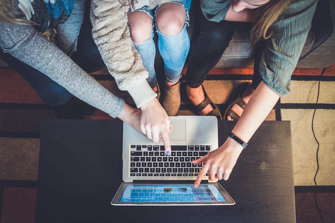 découvrez les stratégies efficaces d'inbound marketing pour attirer, engager et convertir vos clients. apprenez à créer du contenu pertinent et à optimiser votre visibilité en ligne pour générer des leads qualifiés.
