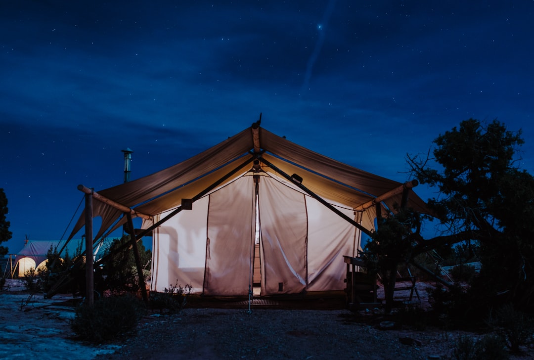découvrez le slow travel, une approche holistique du voyage qui privilégie l'authenticité et la connexion avec les cultures locales. apprenez à savourer chaque instant, à explorer des destinations hors des sentiers battus et à réduire votre empreinte carbone tout en enrichissant vos expériences.